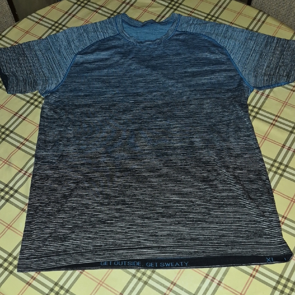 Lululemon Blue Heathered Short Sleeve Crew Shirt Size XL Men